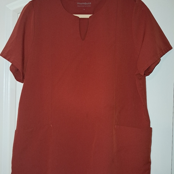 Mandala Burnt Orange Scrub Top - Picture 3 of 3
